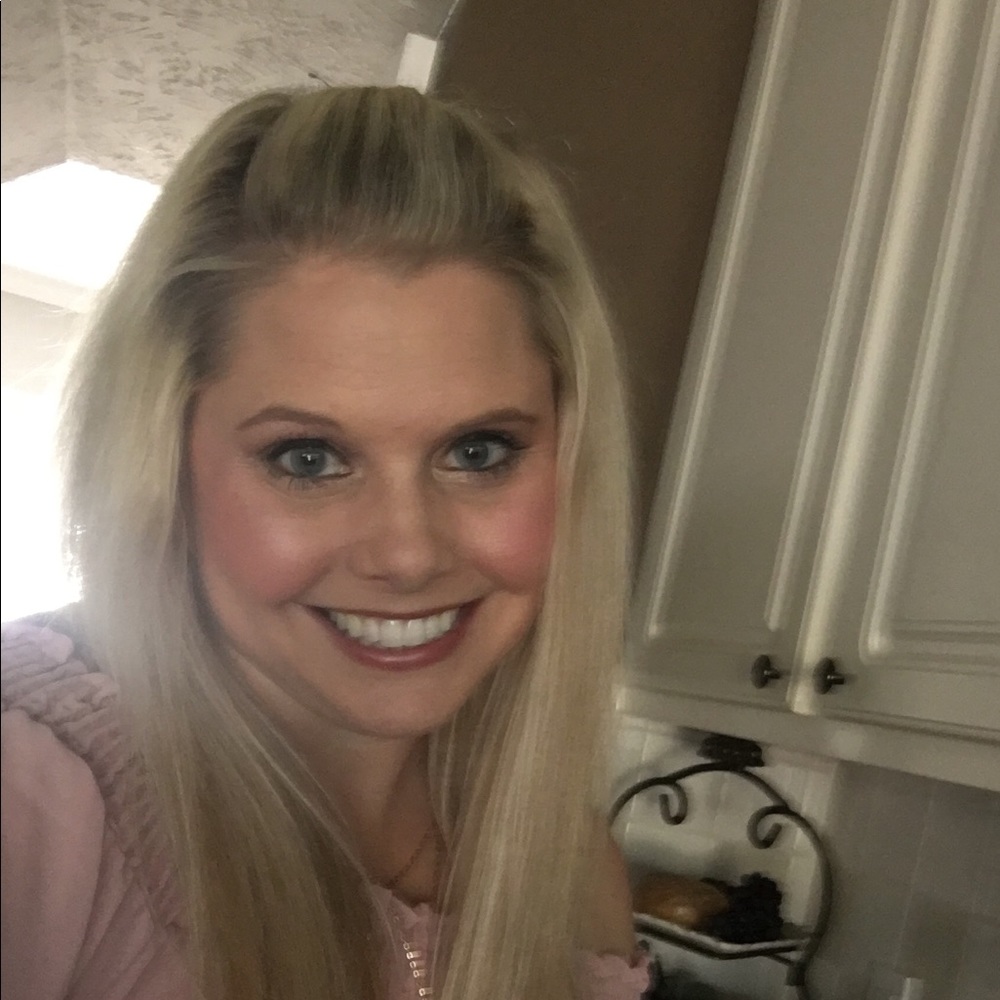 Meet your Posher, Lisa